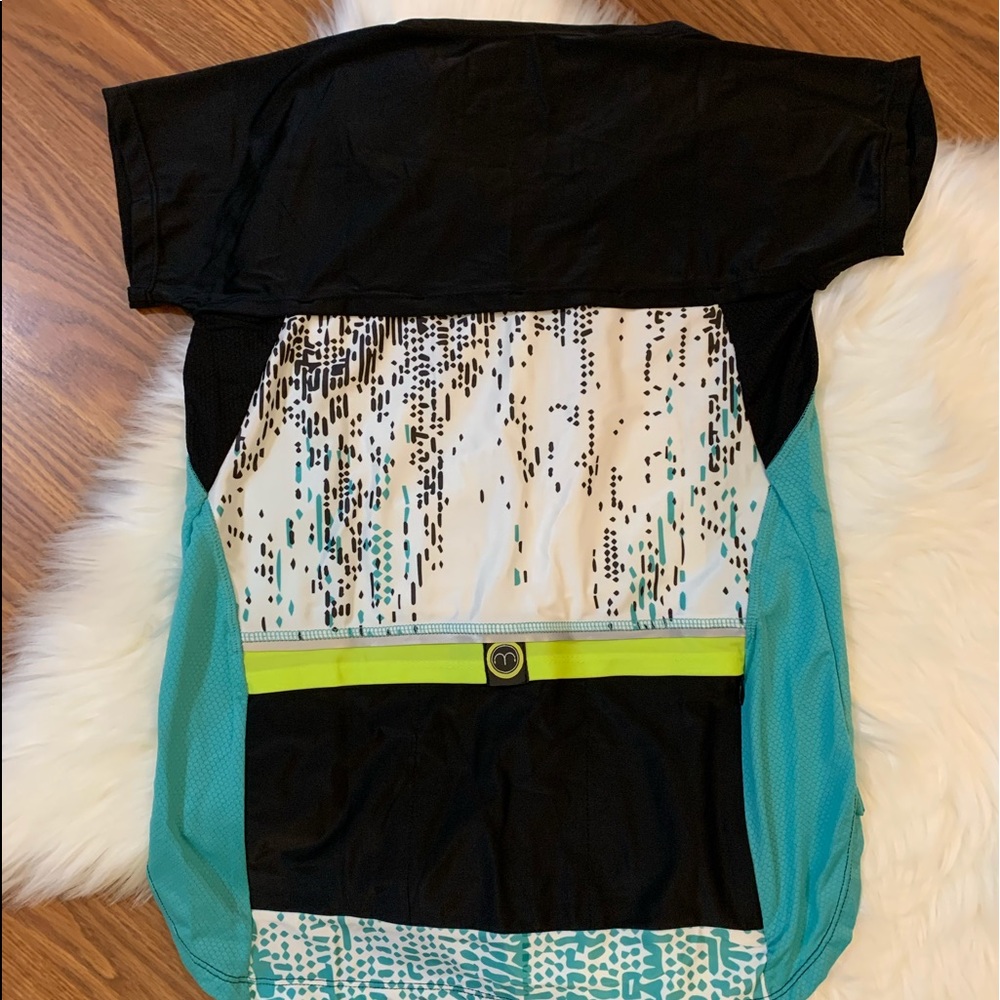 NWT Moxie Cycling co Tee! 🚴‍♀️ 🏃🏼‍♀️ - Picture 4 of 9